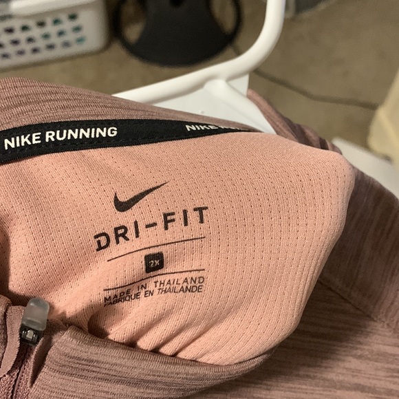 Nike - Picture 2 of 2